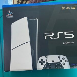 RS5 2.4G Wireless Gaming Console in White with  2  Game controllers,